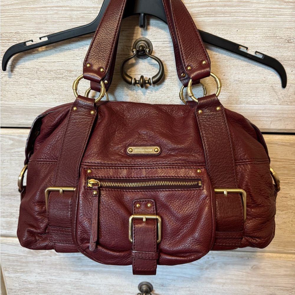 MICHAEL Michael Kors Brown Shoulder Bag with Gold Hardware